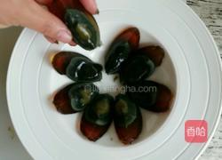 凉拌皮蛋豆腐#年夜饭的做法图解3