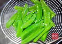 荷兰豆炒腊肉的做法图解5