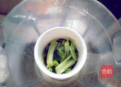 菠菜面条的做法图解2