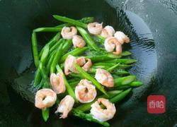 清炒芦笋虾仁的做法图解8
