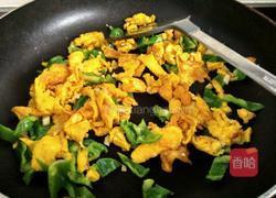 青椒炒鸡蛋的做法图解8