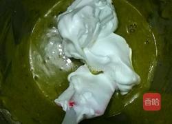 抹茶草莓卷(无油版)的做法图解4