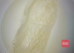 「Cathy边吃边营养」鸡脯肉丸粉丝汤的做法图解1