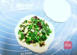 韭菜鸡蛋菜盒的做法图解9