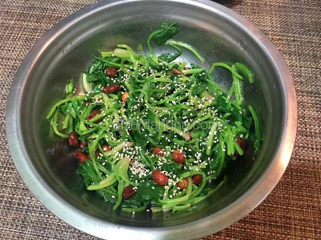 撒上少许芝麻即可