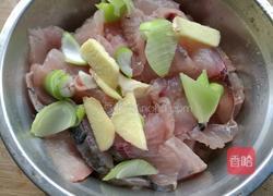 葱爆鱼片的做法图解2