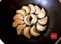 抱蛋煎饺的做法图解7