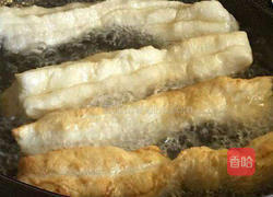 油条的做法图解5