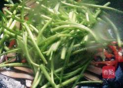 茼蒿杆炒香干的做法图解8