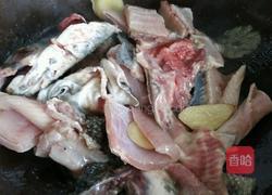 财鱼豆腐枸杞汤的做法图解4