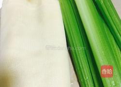 西芹炒千张的做法图解1