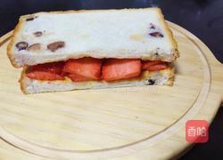 花生酱草莓吐司的做法图解3