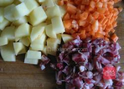 豌豆腊肠土豆闷饭的做法图解2