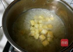 菠萝银耳枸杞汤的做法图解8