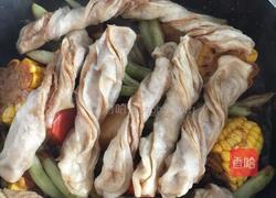 一锅鲜（豆角沾卷子）的做法图解5