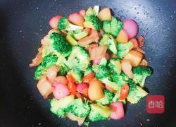 西兰花炒五花肉的做法图解4