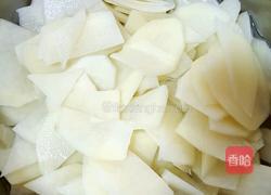 凉拌土豆片的做法图解1
