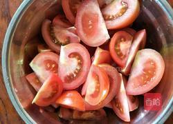 凉拌蕃茄的做法图解2