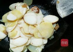 杏鲍菇焖土豆片的做法图解5
