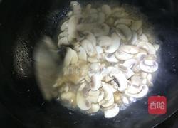 家常肉片炒蘑菇的做法图解3