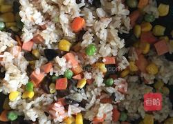 五彩缤纷炒饭的做法图解4