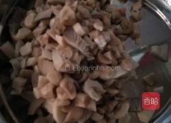 蘑菇洋葱辣椒酱的做法图解2