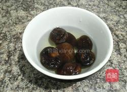 竹荪金针菇汤的做法图解2