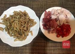 大头萝卜干炒肉的做法图解2