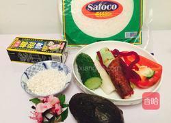 桃花羹配五彩时蔬卷的做法图解1