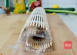 Illustration of how to make tuna and meat floss kimbap 8