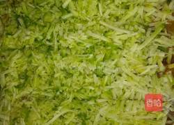 猪肉萝卜馅包子的做法图解2