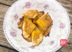 荷包蛋炒五花肉的做法图解2