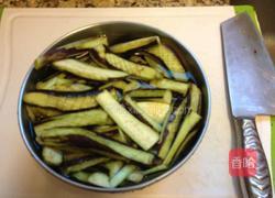 鱼香煎茄子的做法图解1