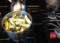 鱼香煎茄子的做法图解2