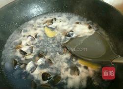 蚬子汤的做法图解3