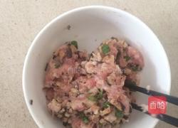 鹌鹑蛋肉丸（自创）的做法图解4