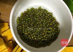 绿豆南瓜粥的做法图解3