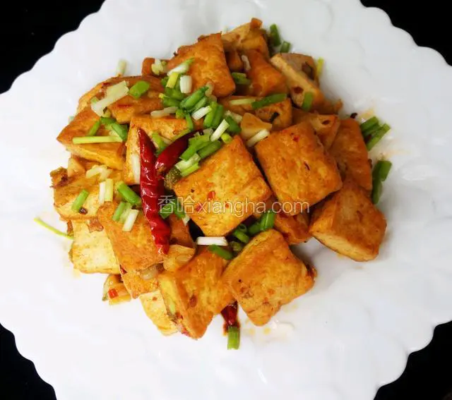   这道干煸豆腐就做好了