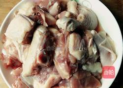 鸭腿炖春笋的做法图解2