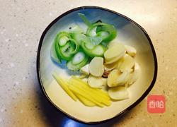 秋葵炒鸡丁的做法图解3