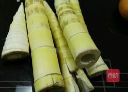 蒜蓉酱闷春笋的做法图解1