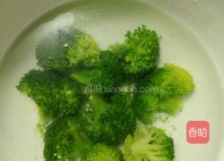 凉拌金针菇黄瓜卷的做法图解5