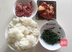 辣白菜炒饭的做法图解1