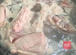 雪莲果猪骨汤的做法图解3