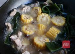 玉米海带排骨汤的做法图解9