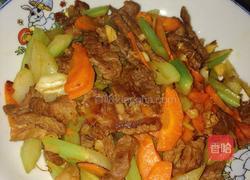 芹菜炒牛柳的做法图解6