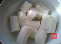 淮山玉米炖猪骨的做法图解3