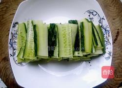 黄瓜皮蛋汤的做法图解2