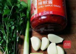 蒜蓉辣椒酱爆炒田螺的做法图解3