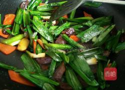 腊肠炒青蒜的做法图解7